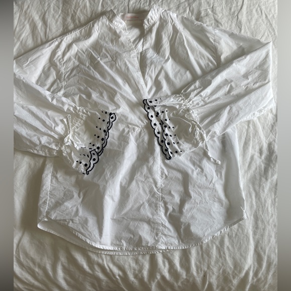 Gorgeous blouse with embroidered sleeves - Picture 4 of 7